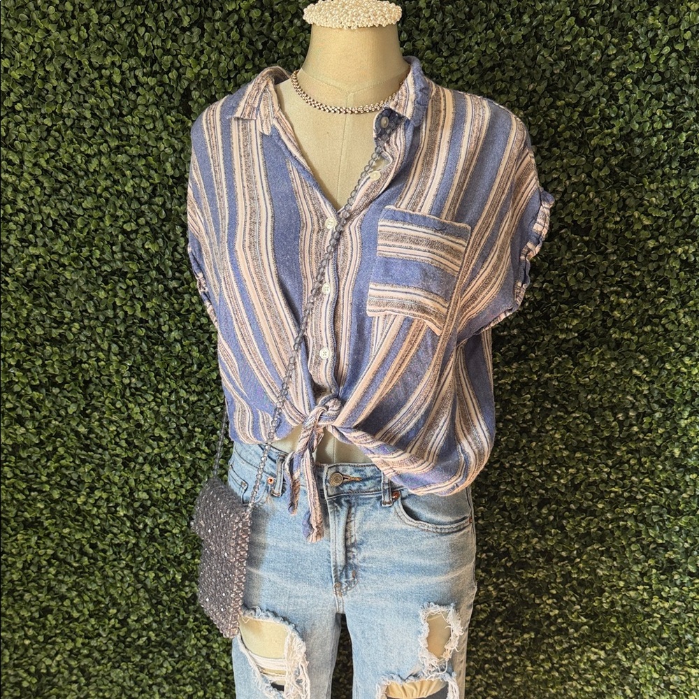 Casual Striped Button Down Shirt in Blue and White